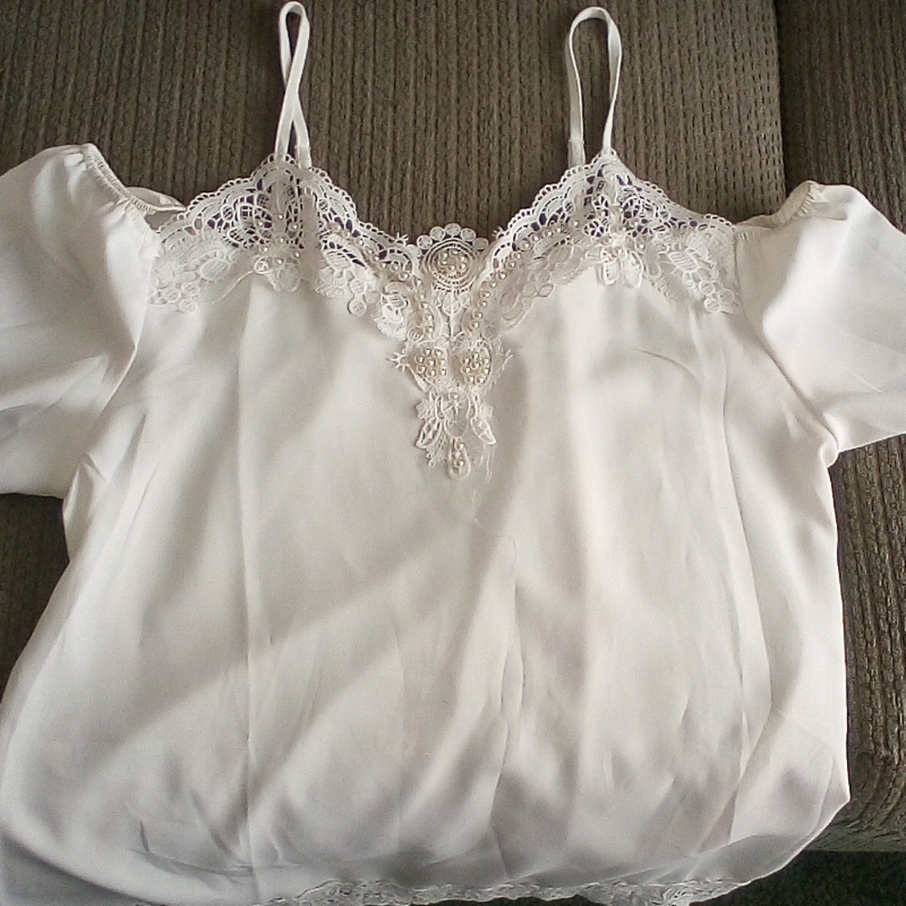 White off the shoulder embroidery blouse